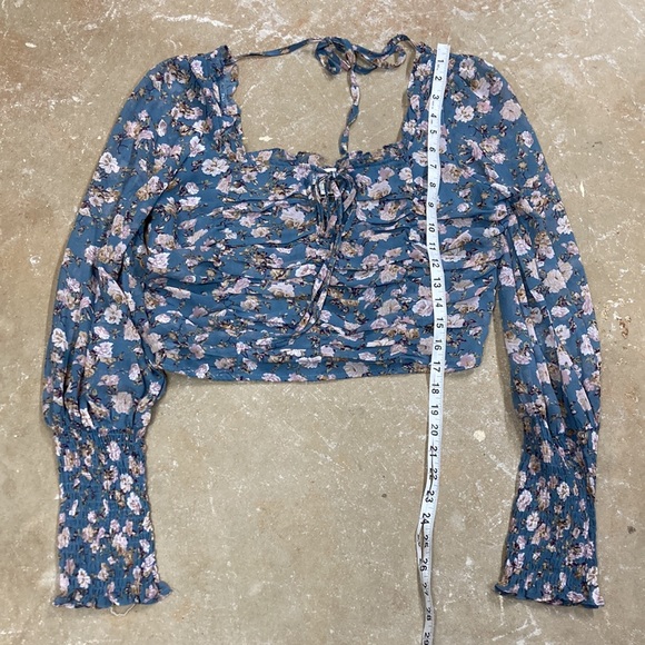 She + Sky size M Floral Blue Pink Crop Top Long Sheer Sleeve Smocked - Picture 7 of 8